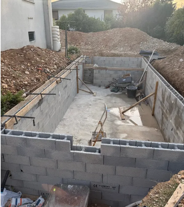 Construction de piscine — avant travaux