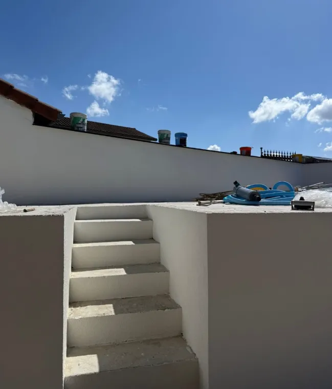 Enduit d’un mur avec escalier — après travaux
